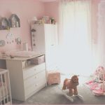 Sticker chambre bébé : pourquoi pas ?