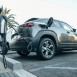 Voiture Hybride vs Électrique